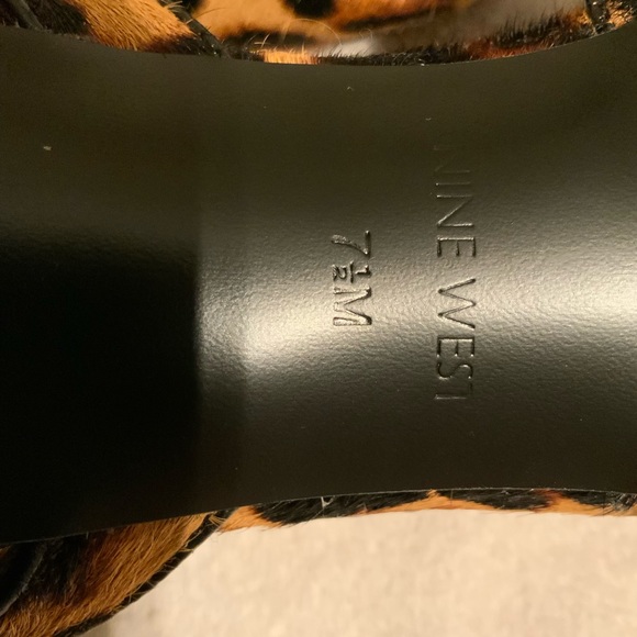 SALE! - Nine West Leopard Print - Low Heel - Picture 5 of 7